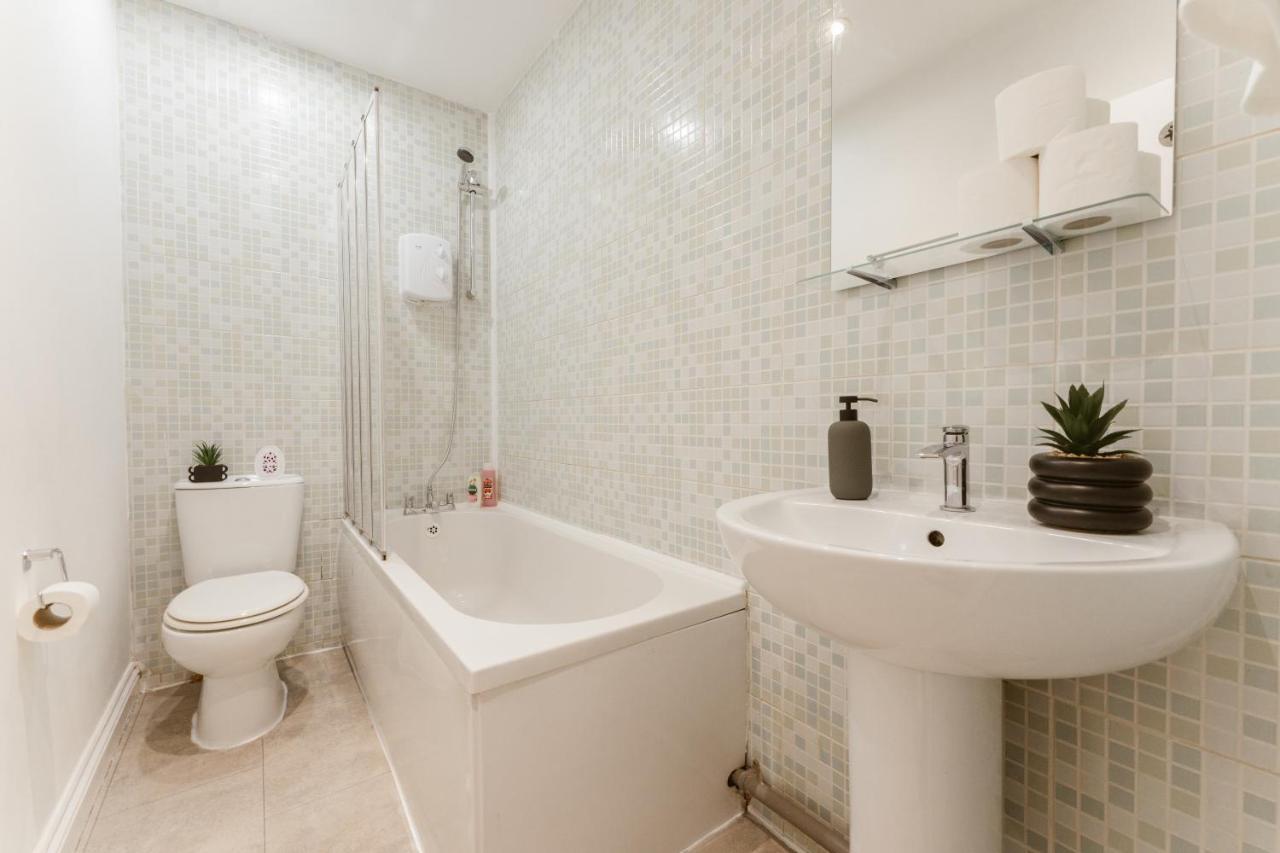 Mile End Rooms 57A Londres Exterior foto